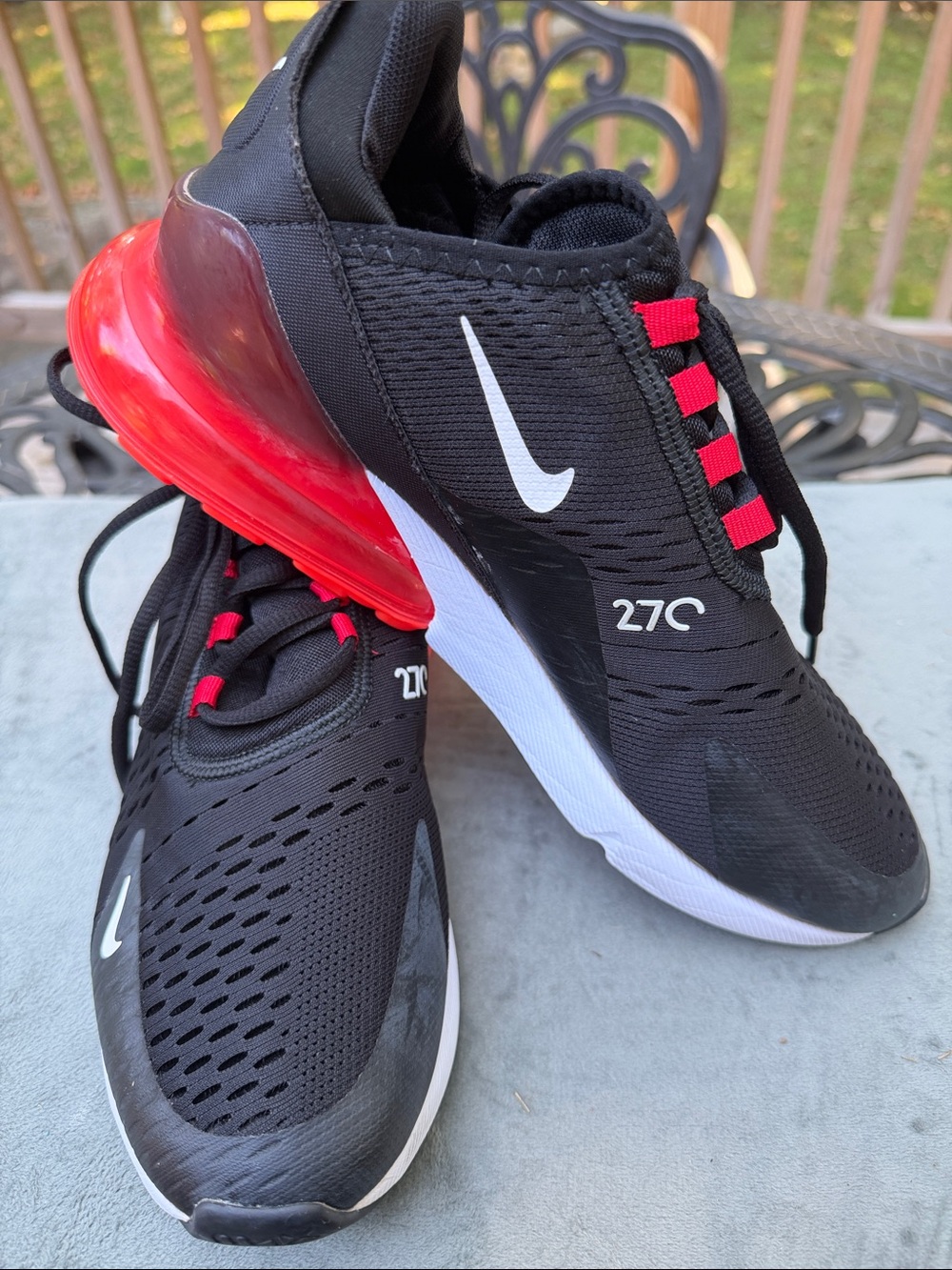Nike women’s Air Max 270 Sneakers - Black/Red/White